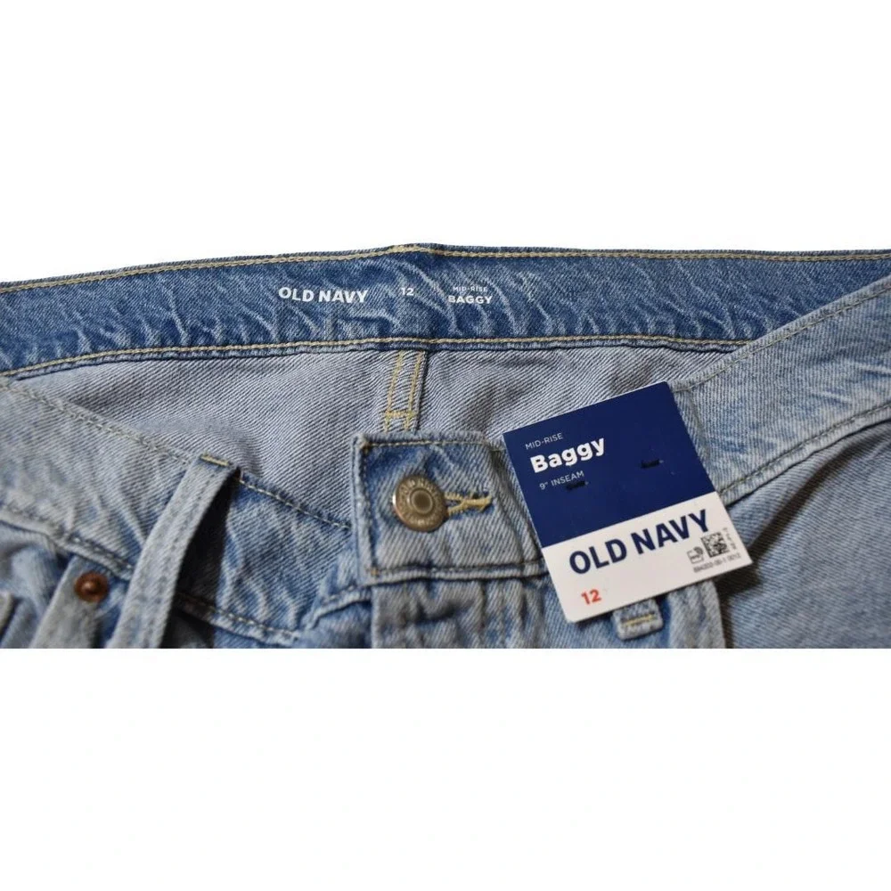 Old Navy Baggy Denim Shorts Womens 12 Light Wash Blue Embroidered Mid Rise NEW